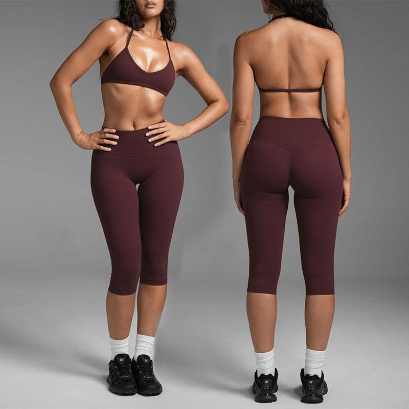 New Custom Logo Yoga Fitness Gym Active Sportswear Woman Halter Neck Bra Scrunch Shorts Capris Leggings Pants Yoga Set for Women